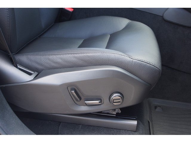 2024 Volvo XC90 Plus Bright Theme