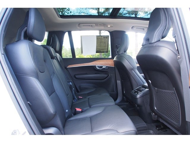2024 Volvo XC90 Plus Bright Theme