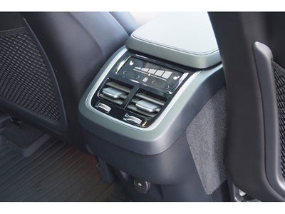 2024 Volvo XC90 Plus Bright Theme