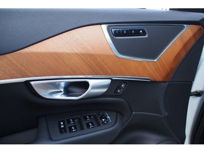 2024 Volvo XC90 Plus Bright Theme