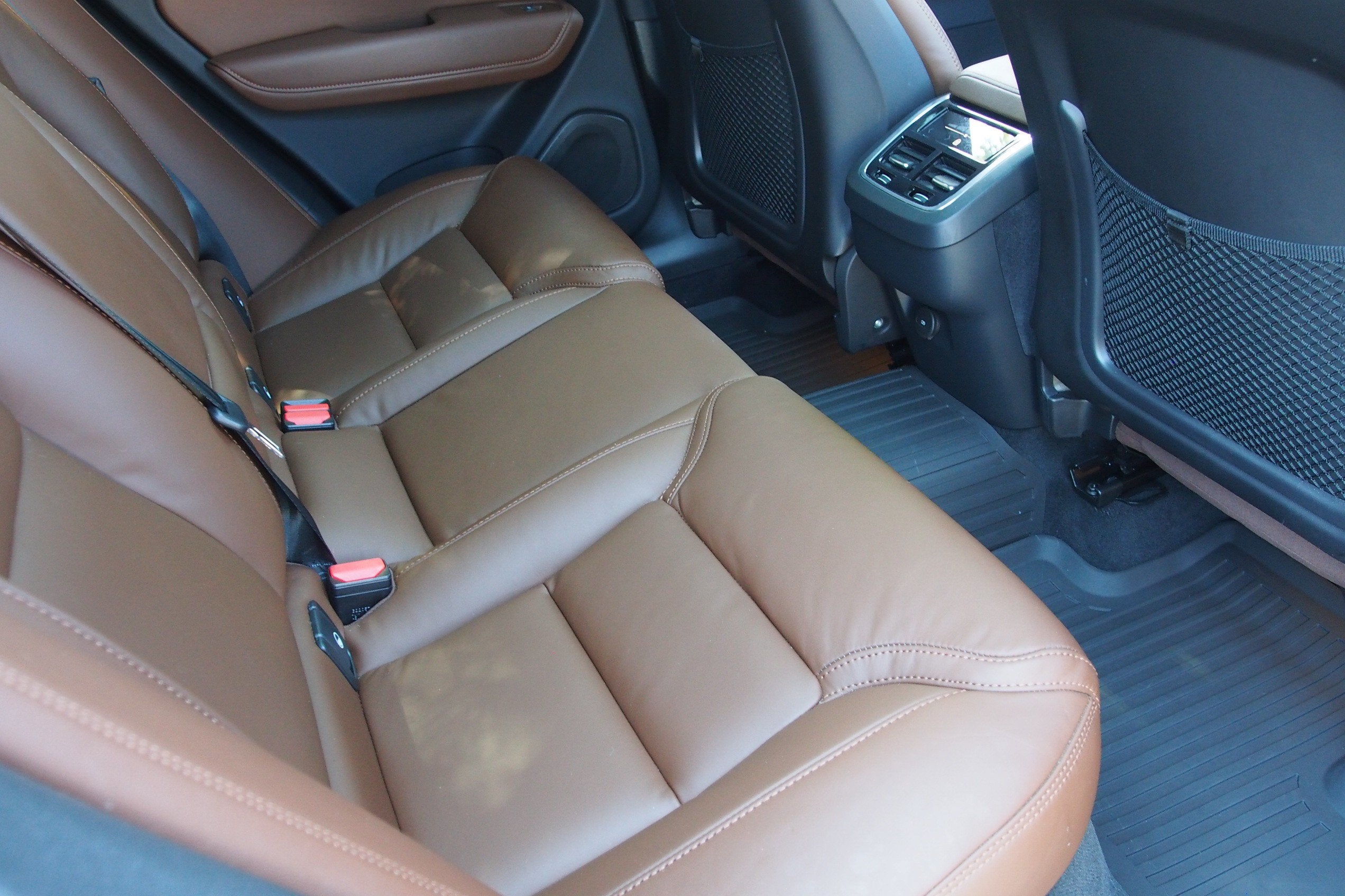 2023 Volvo XC60 Ultimate Bright Theme