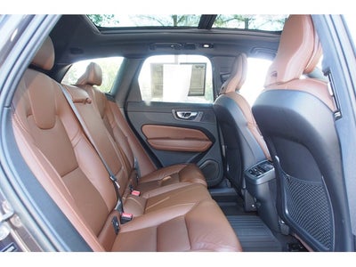 2023 Volvo XC60 Ultimate Bright Theme