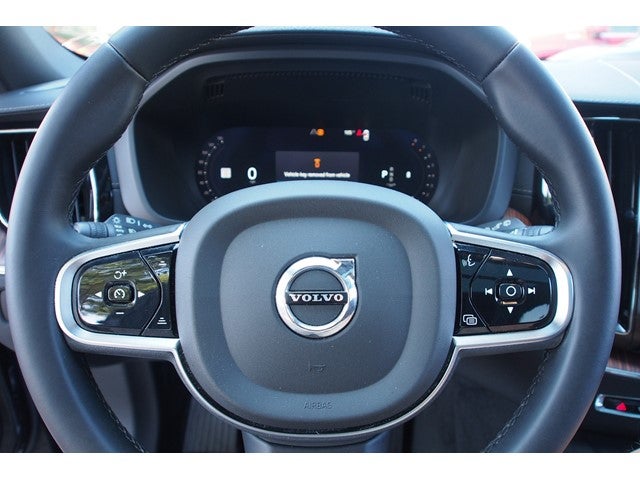 2023 Volvo XC60 Ultimate Bright Theme