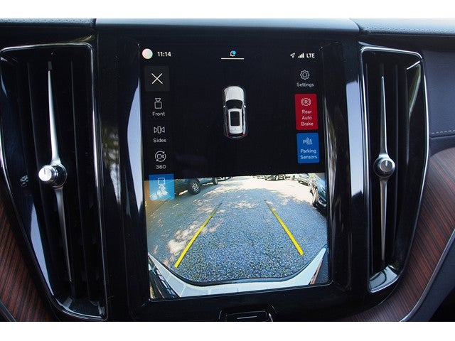2023 Volvo XC60 Ultimate Bright Theme