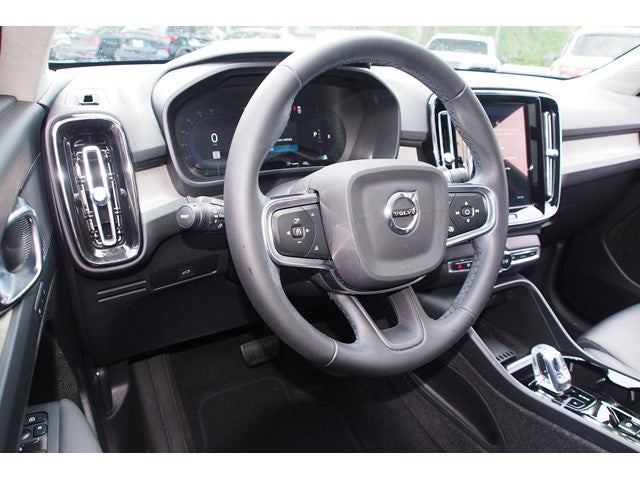 2023 Volvo XC40 Plus Dark Theme