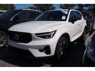 2023 Volvo XC40 Plus Dark Theme