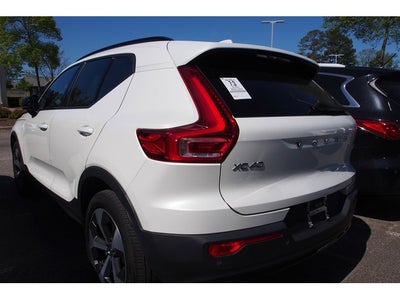 2023 Volvo XC40 Plus Dark Theme