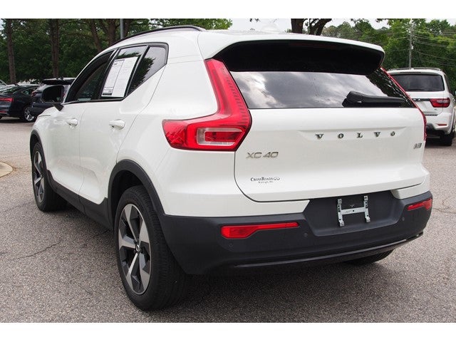 2023 Volvo XC40 Plus Dark Theme