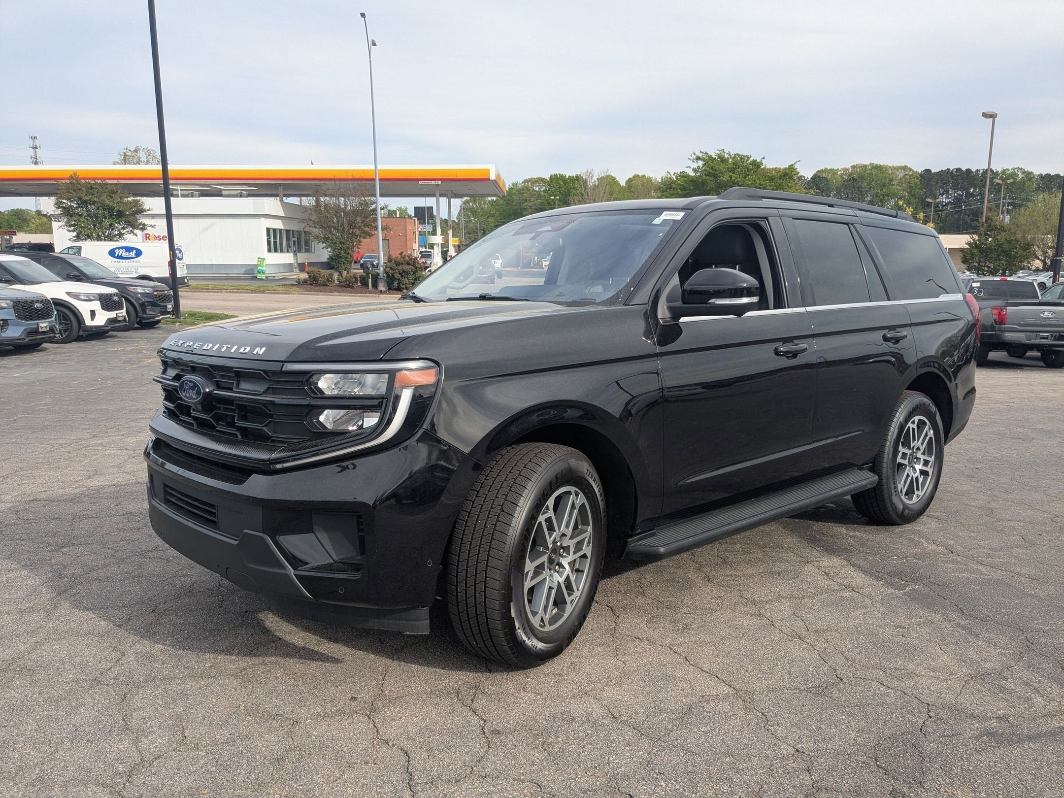 2025 Ford Expedition Active