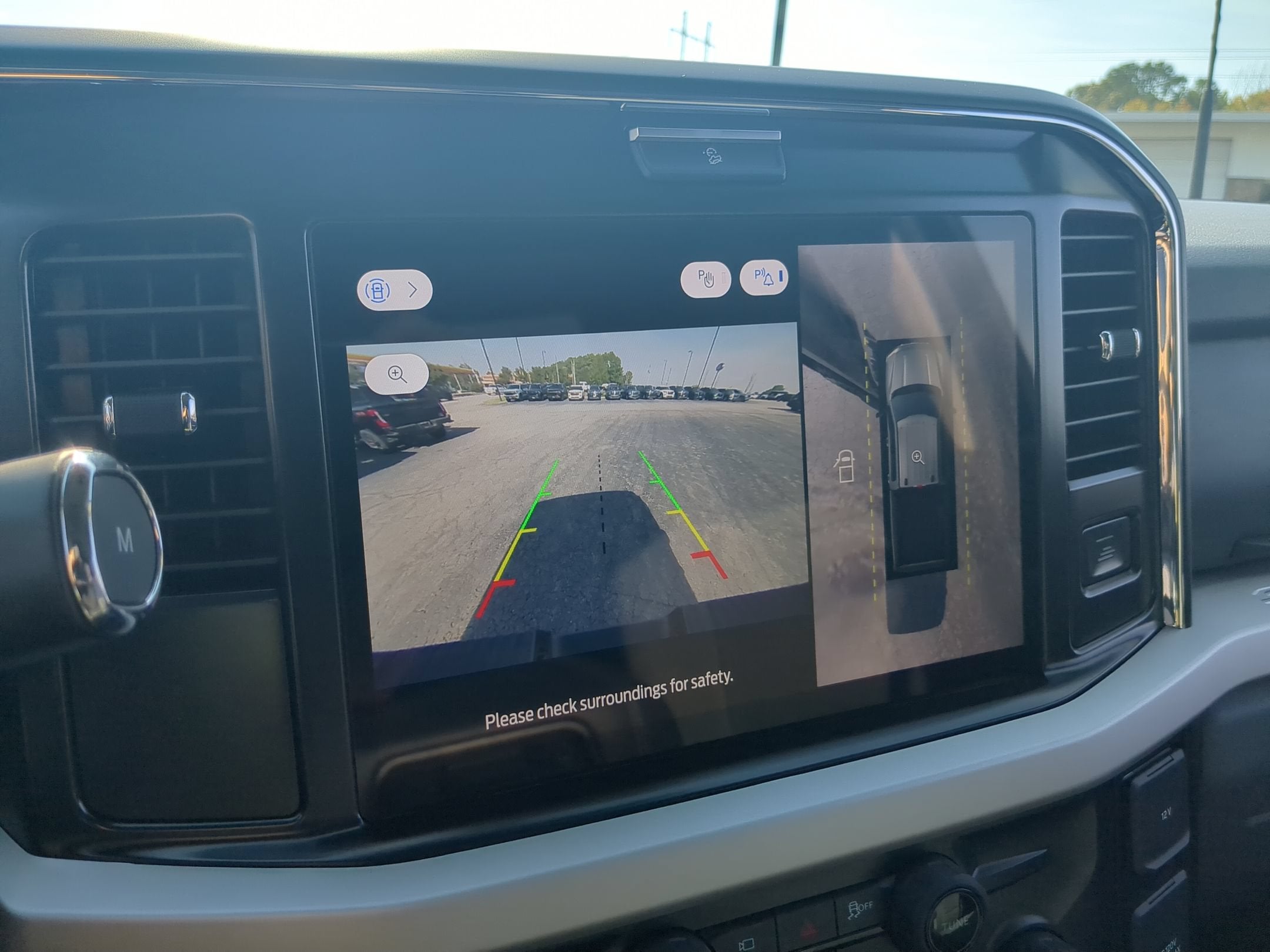 2027 Ford Super Duty F-350 SRW F-350® XLT