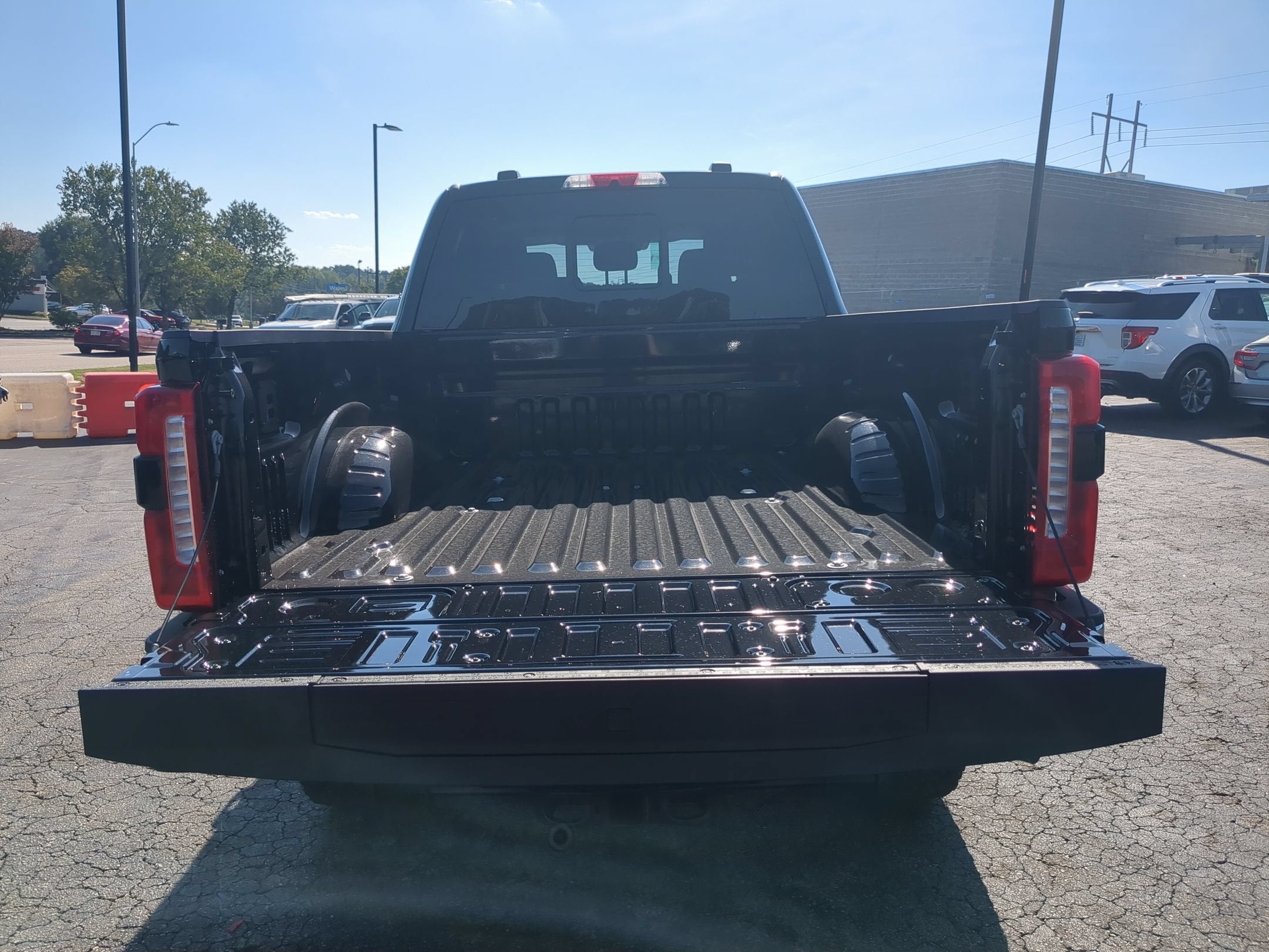 2027 Ford Super Duty F-350 SRW F-350® XLT