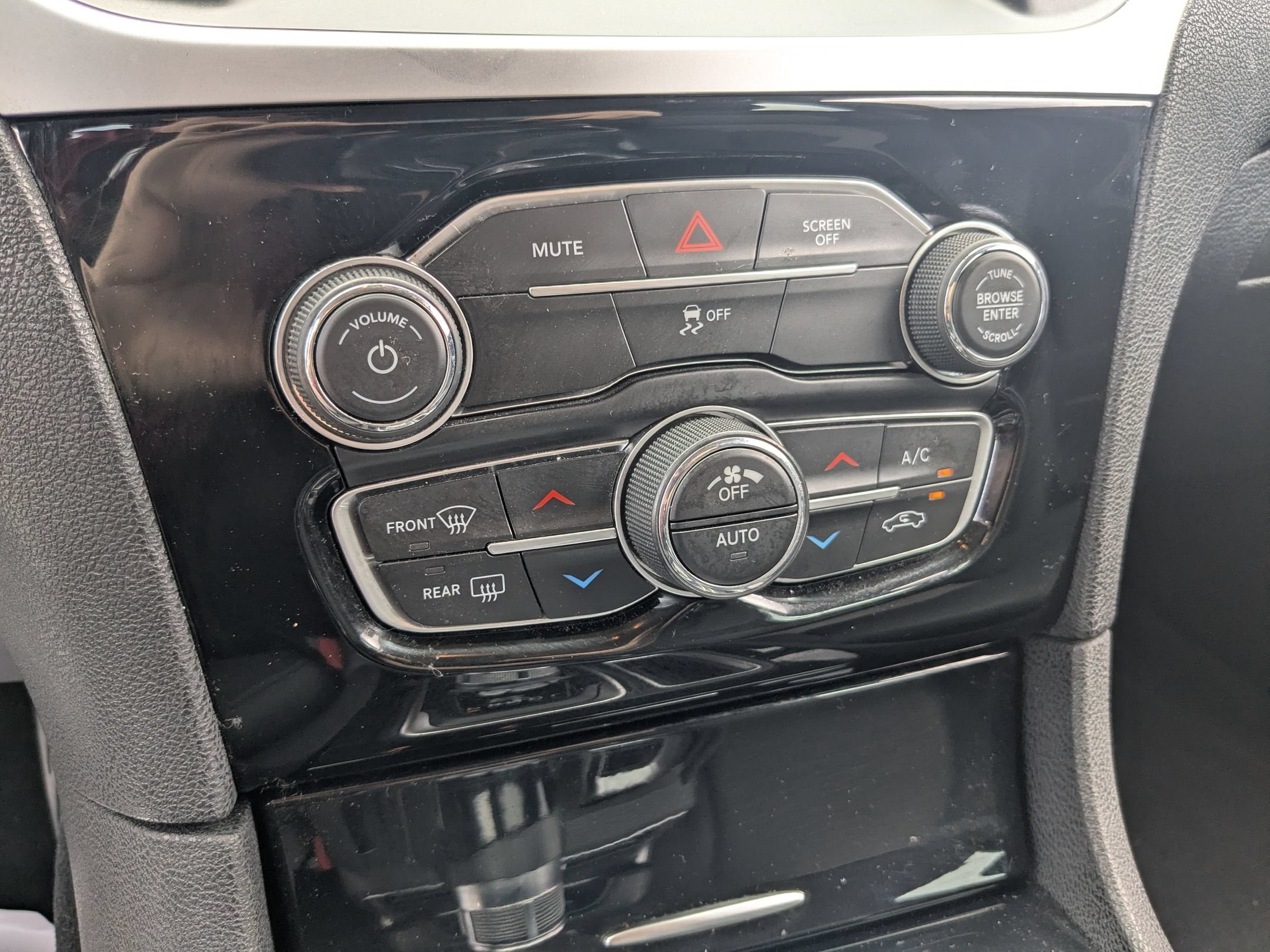 2023 Chrysler 300 Touring