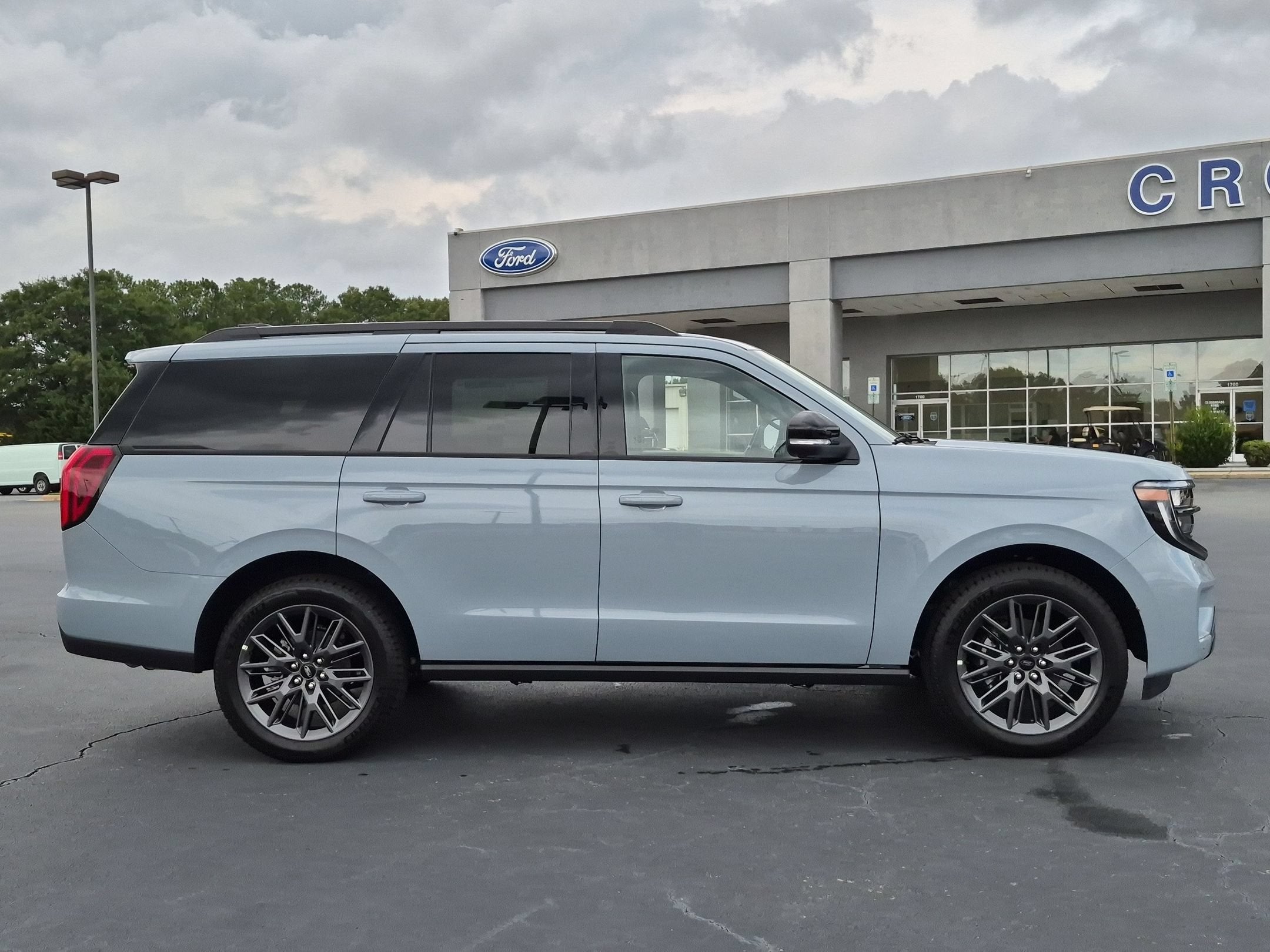 2027 Ford Expedition Platinum
