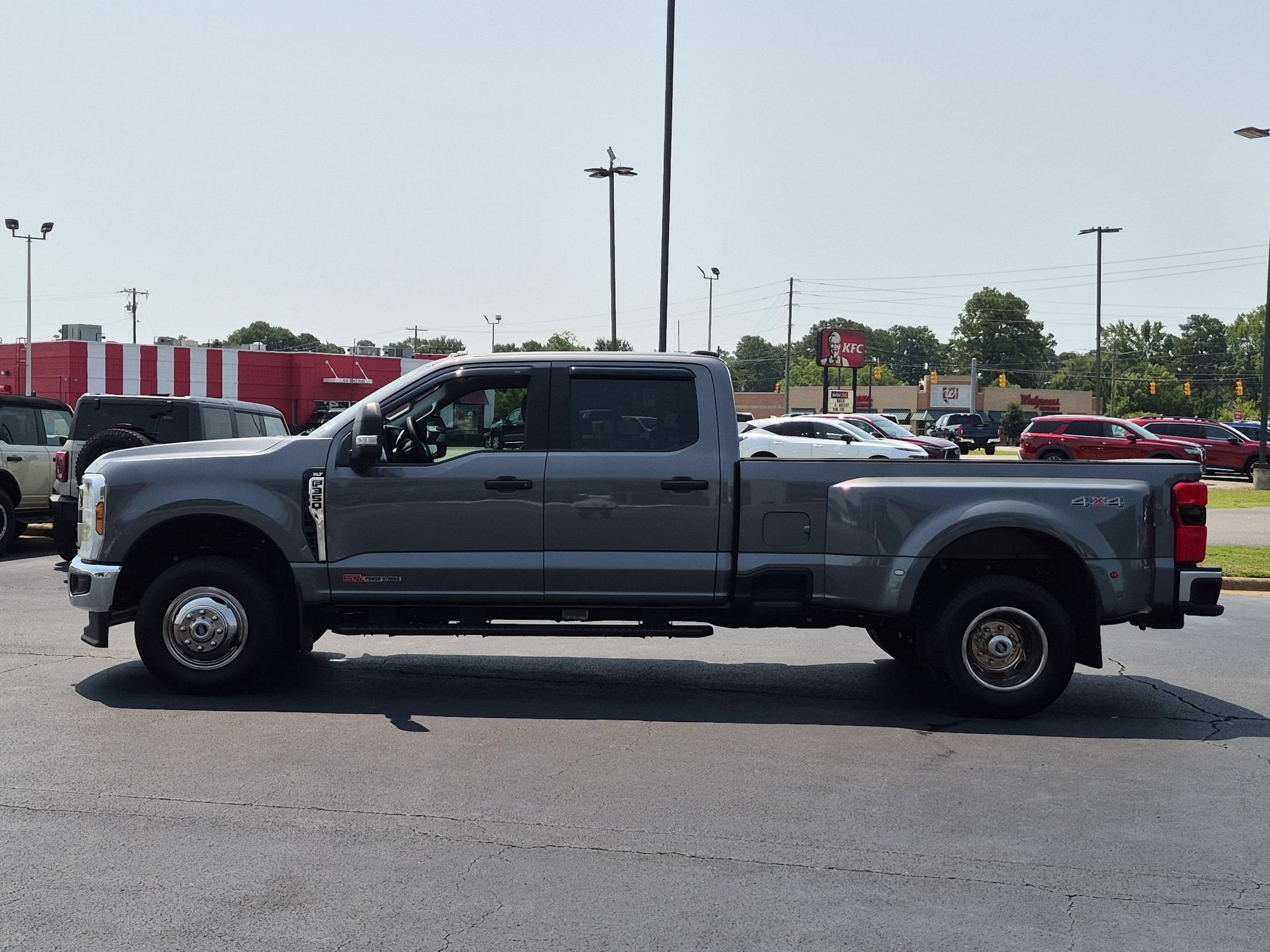 2025 Ford Super Duty F-350 DRW XLT