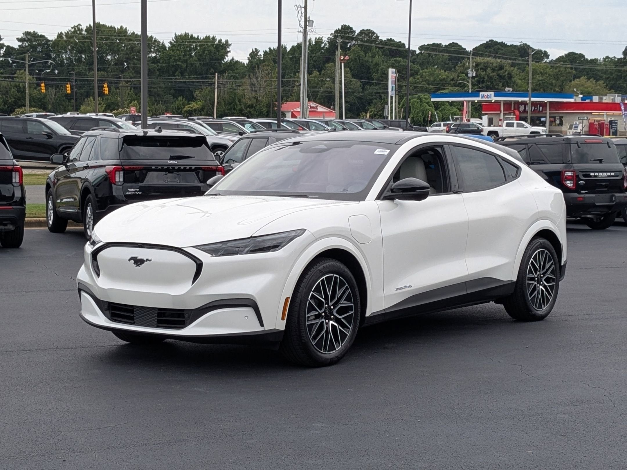 2025 Ford Mustang Mach-E Premium
