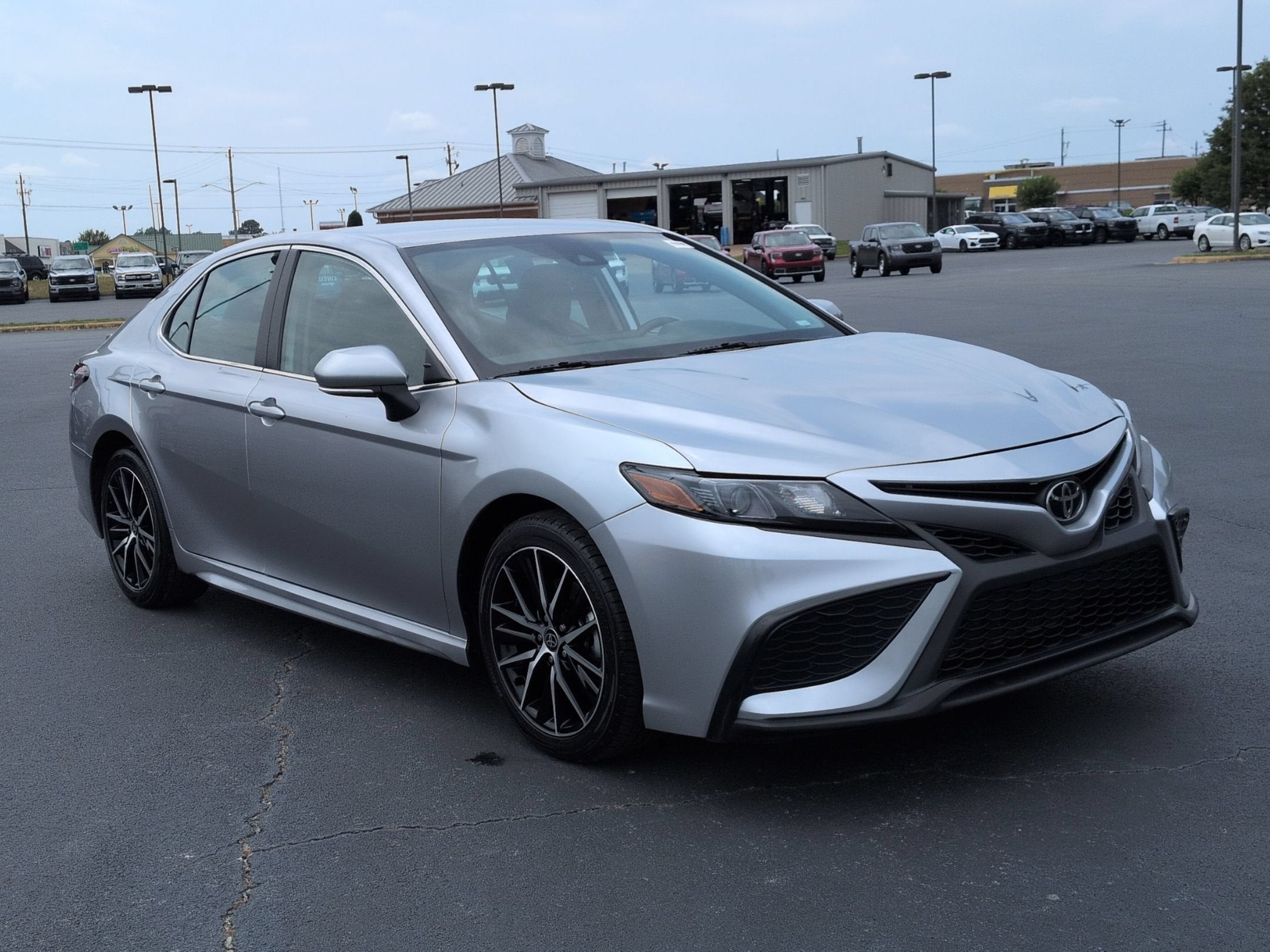2024 Toyota Camry SE