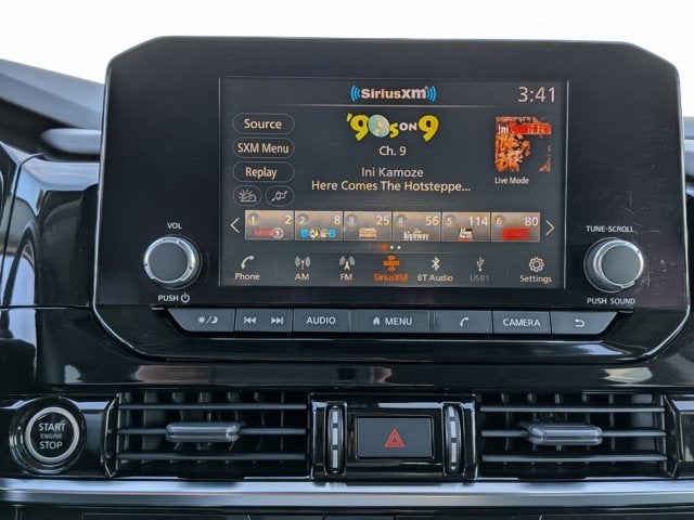 2022 Nissan Pathfinder SV