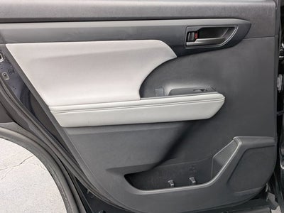 2023 Toyota Highlander LE